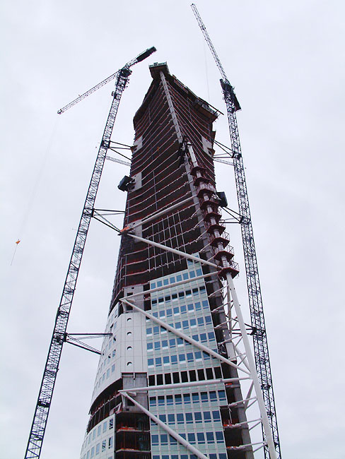 image/turning_torso-05.jpg