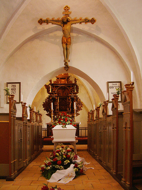 image/faarvejle_kirke-04.jpg