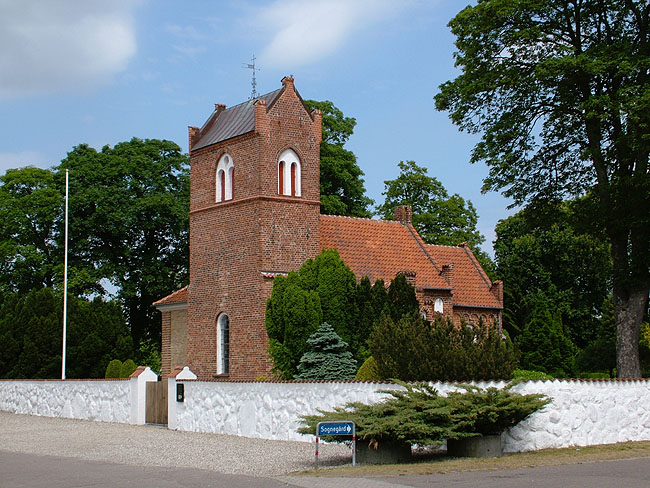 image/uvelse_kirke-01.jpg