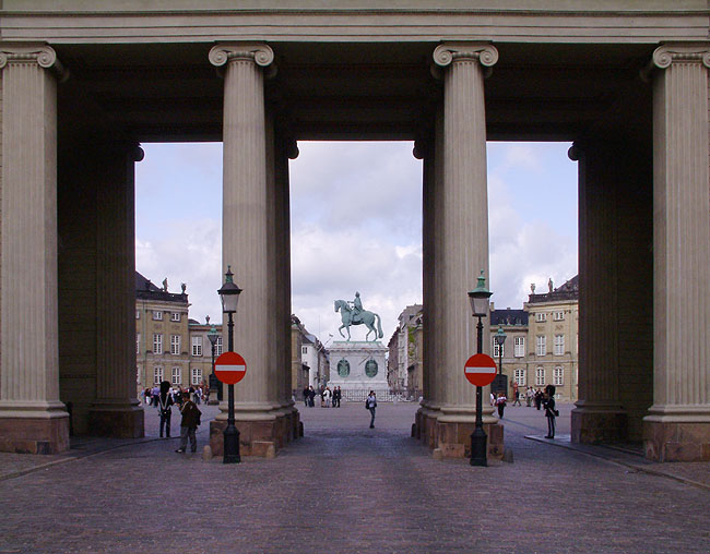 image/amalienborg-94.jpg