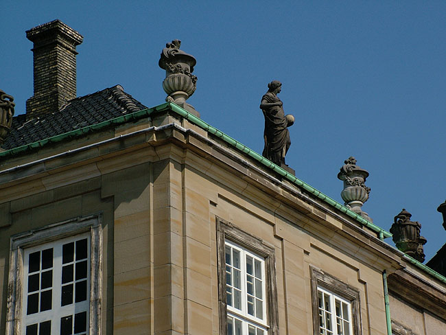 image/amalienborg-02.jpg