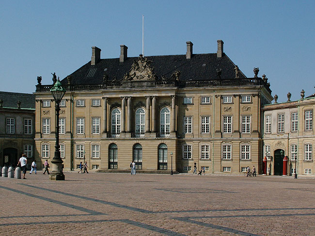 image/amalienborg-12.jpg