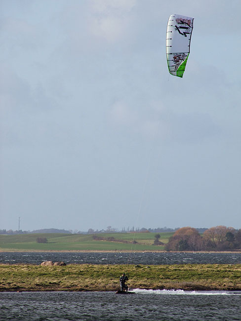 image/kitesurfer-837.jpg